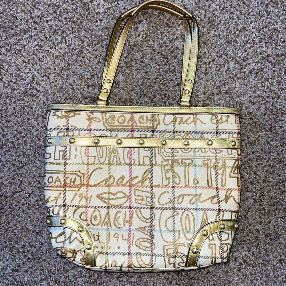 COACH Gold purse with many pockets